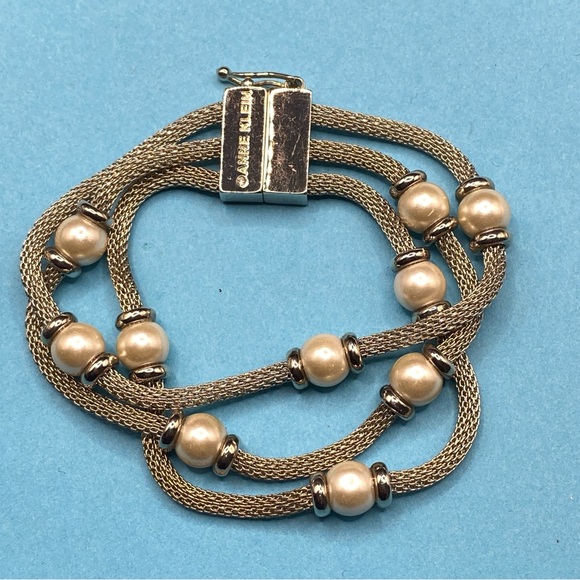 ANNE KLEIN Silvertone Mesh Bracelet faux Pearls Magnetic Clasp - Picture 3 of 4